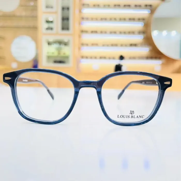 Vue de face de lunettes clips homme rectangulaires bleues, monture plastique brillante et charnières visibles.