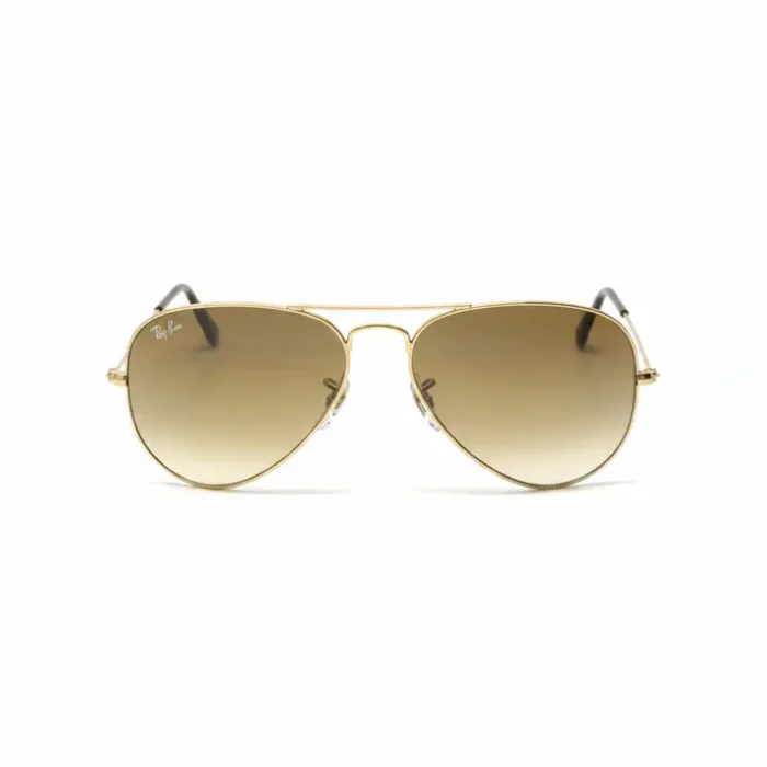 Lunette de soleil Ray Ban homme aviateur dorée Lunette de soleil Ray Ban homme style aviateur, monture dorée et verres marron, branches fines et coussinets nasaux.