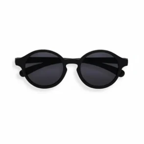 Lunette de soleil enfant ronde noire à monture épaisse, avec verres foncés, vue de face sur fond clair.