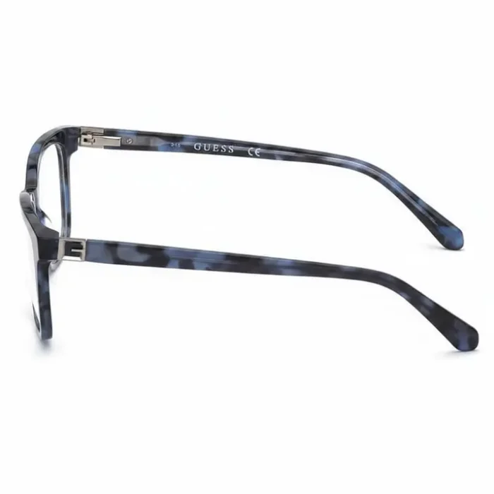 Guess lunette de vue homme rectangulaire bleu marbré Guess lunette de vue homme avec monture rectangulaire bleu marbré, branches fines, charnières métal et verres transparents.