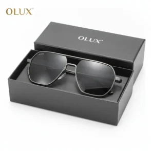Lunette de soleil Dior homme avec monture élégante, vue de face, conçue pour un style raffiné et une protection UV.
