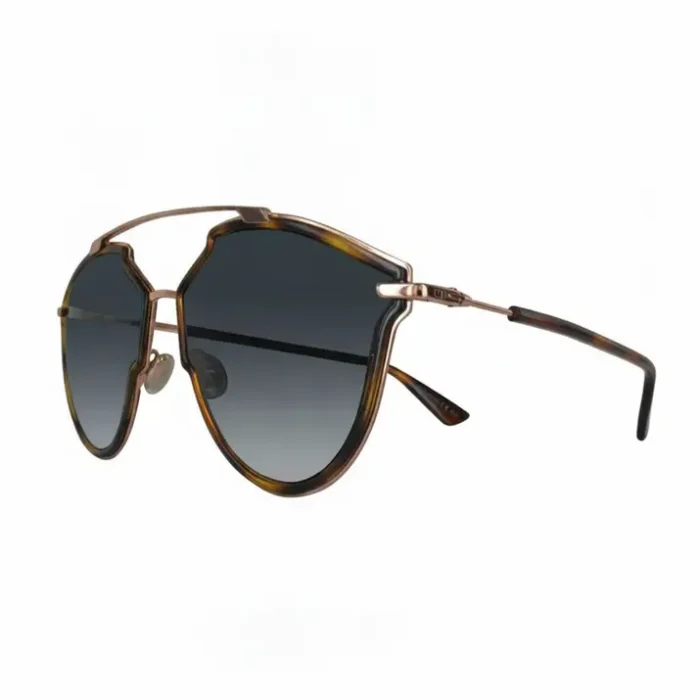 Lunette de soleil Dior ovale métal verres teintés Lunette de soleil Dior à monture métallique avec verres ovales teintés et branches fines, style moderne et sophistiqué.