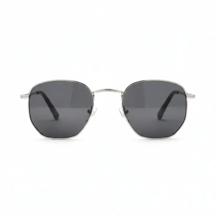Lunette de soleil Gentle Monster – style moderne Lunette de soleil Gentle Monster au design moderne, vue de face, avec monture élégante et verres teintés.