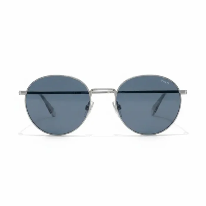 Lunette de soleil Polo ronde métal argenté Lunette de soleil Polo ronde avec verres foncés, monture métallique argentée et branches fines, logo Polo sur le verre droit.
