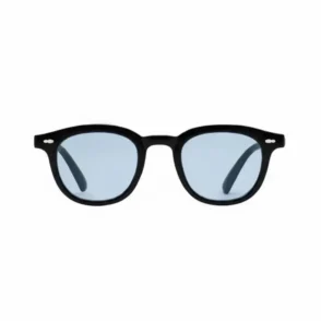 Lunette de soleil homme bleu avec verres bleus teintés et monture noire arrondie, branches robustes pour un bon maintien.