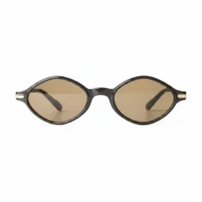 Lunette de soleil marque femme au design élégant, idéale pour un look chic et une protection UV au quotidien.
