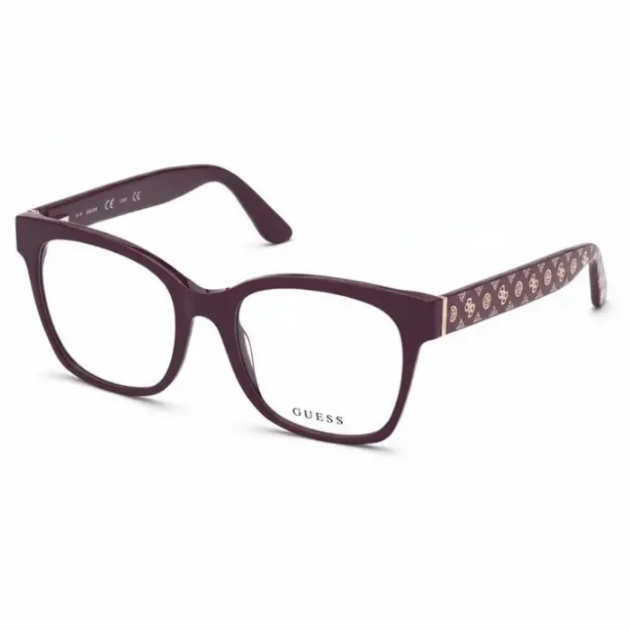 Lunette de vue Guess rectangulaire pourpre Lunette de vue Guess rectangulaire pourpre, monture épaisse avec logo sur une lentille et branches à motifs dorés.