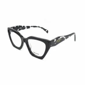 Lunette de vue Prada rectangulaire noire à monture épaisse, verres transparents et branches motif noir et blanc avec logo doré.