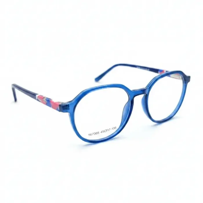 Lunette de vue garcon bleue à branches flexibles Lunette de vue garcon avec monture plastique bleue, verres clairs ovales et branches flexibles à motifs colorés.