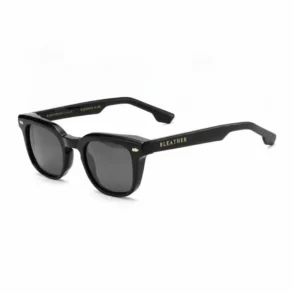 Prix lunettes de soleil : paire de lunettes noires unisexe, monture épaisse et verres sombres, forme carrée arrondie.